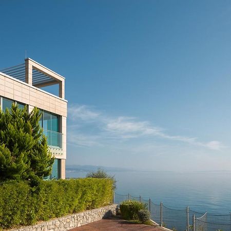 אופטיה Villa Arentz Residence - Front Sea Apartments מראה חיצוני תמונה